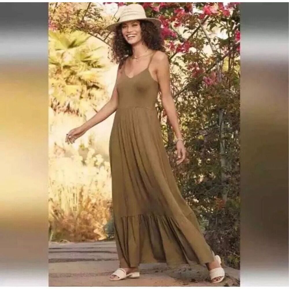 Evereve Eloise Tiered‎ Maxi Dress Green Size Medium